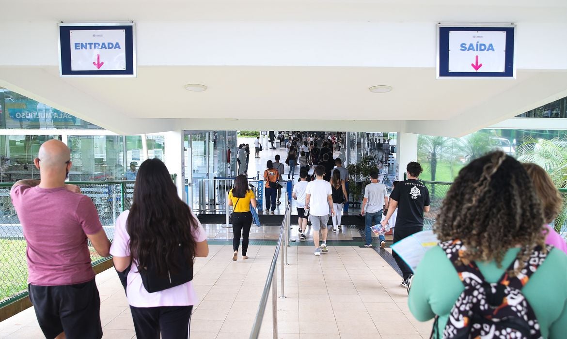 Estudantes voltam nesse domingo para segundo dia de prova do Enem  