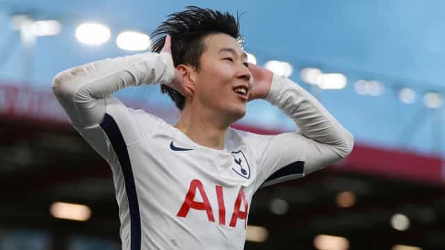 Torcedor é banido de estádios por três anos após gestos racistas contra Son, do Tottenham