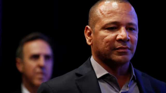 Clube anuncia Sheik como vice de futebol e Neymar pai como consultor