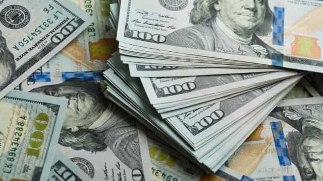 Câmbio para 2023 segue em R$ 5,00 e para 2024 cai de R$ 5,08 para R$ 5,05