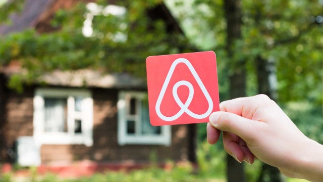Europa fecha cerco sobre Airbnb em meio a crise de moradia