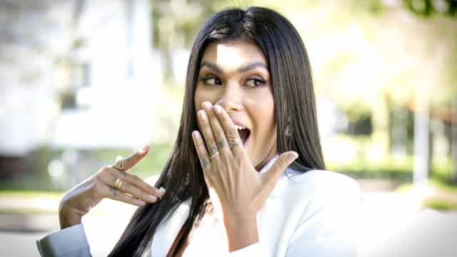 Bruna Griphao e Pocah pegam mototáxi e narram ‘perrengue’ para ver show do RBD no RJ