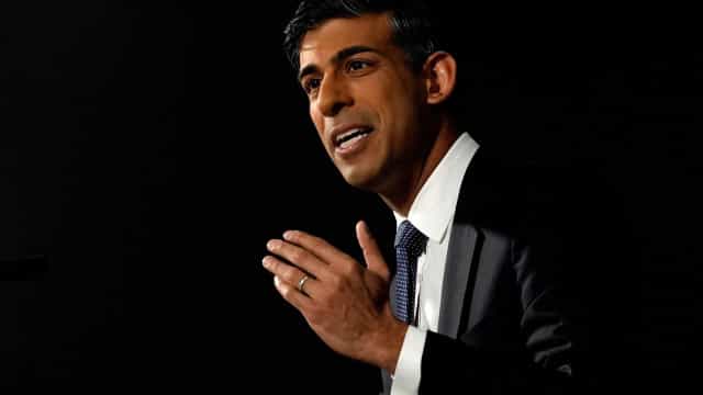 Lobby do tabaco acusa Sunak de querer chamar a atenção ao tentar proibir geração de fumar