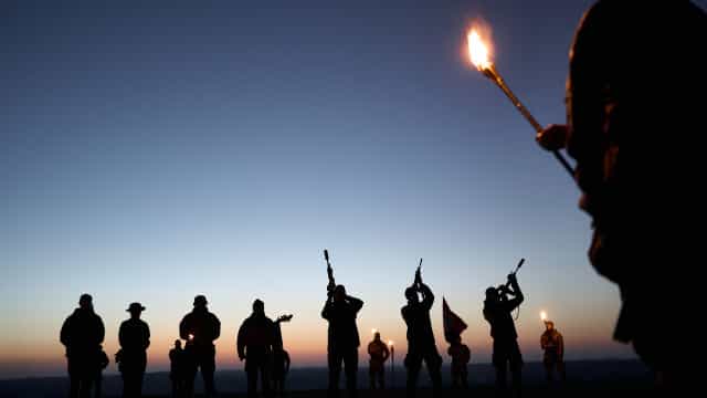 Ucrânia cruza rio e enfrenta ‘fogo do inferno’ da Rússia