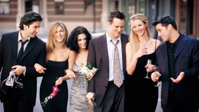 Elenco de ‘Friends’ reúne-se para funeral de Matthew Perry