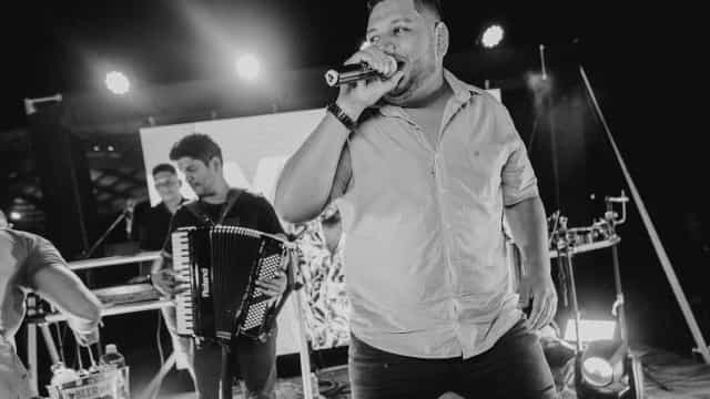 Cantor morre aos 28 anos após ser picado por aranha