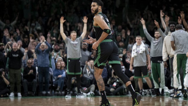 Tatum comanda e Celtics vencem Knicks em casa na NBA; Bucks superam Bulls