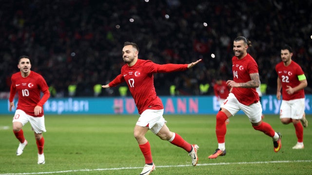 Turquia vence Alemanha de virada fora de casa em jogo de cinco gols