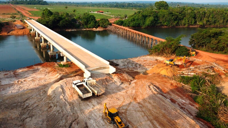 Prefeito vistoria obras de ponte de concreto com investimento de R$ 12 milhões em Juara