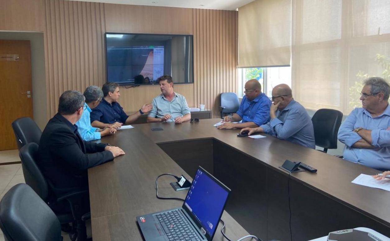 Prefeito de Sorriso e secretário estadual de Educação encaminham início das obras de escolas estaduais