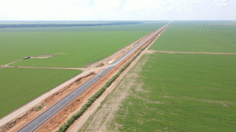 Obra de pavimentação da estrada da Baiana alcança 37% em Lucas do Rio Verde