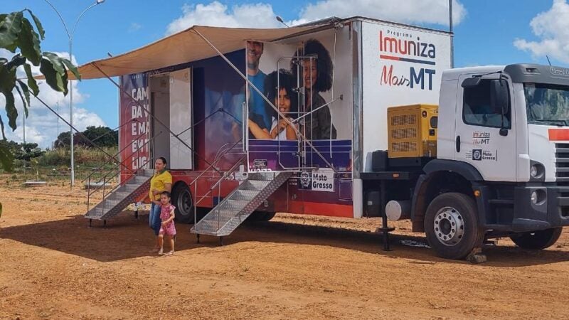 Unidades móveis aplicaram 46 mil vacinas desde que começaram a percorrer Estado