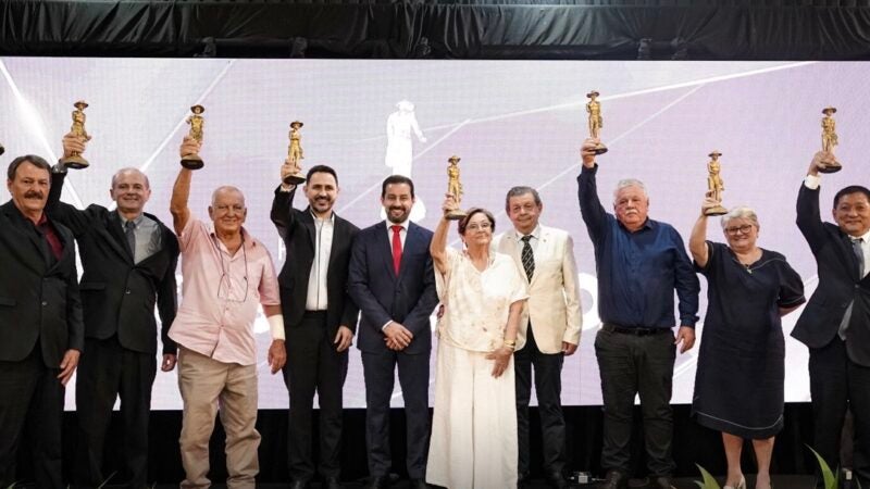 Nova Mutum: prefeitura homenageia 8 lideranças com o troféu O Semeador