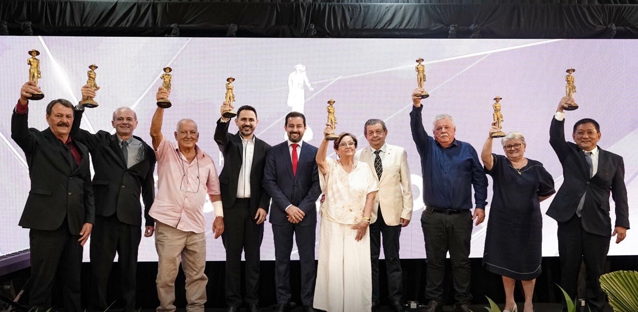 Nova Mutum: prefeitura homenageia 8 lideranças com o troféu O Semeador