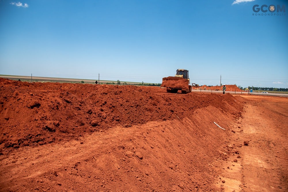 Fiscais de prefeitura embargam obra da ferrovia Rondonópolis-Cuiabá-Nova Mutum-Lucas