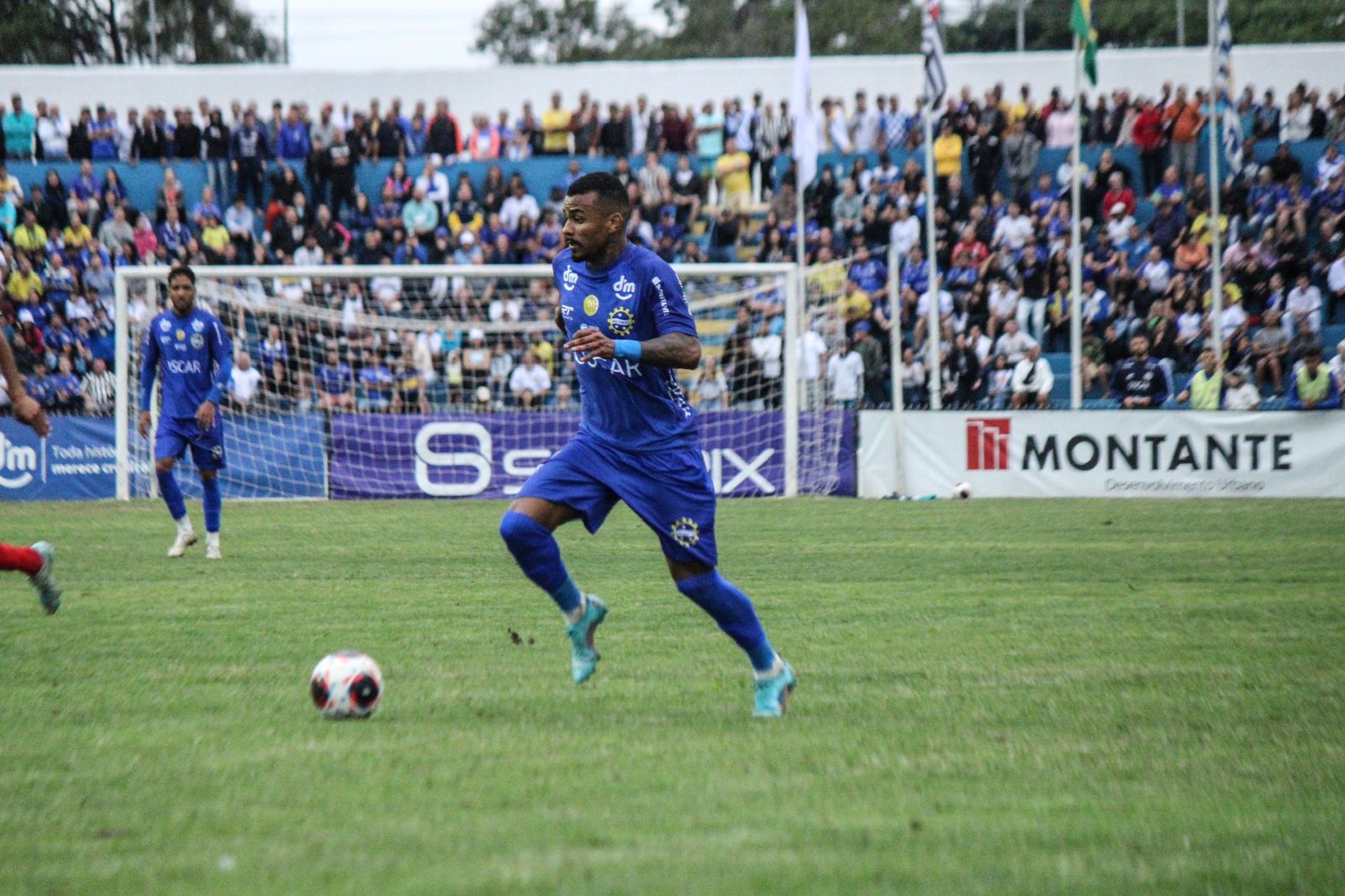 Matheus Serafim comemora bons números na temporada e projeta 2024 pelo São José/SP