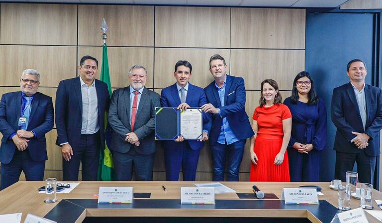Ministro assina portaria e transfere gestão do aeroporto de Sorriso para a Infraero