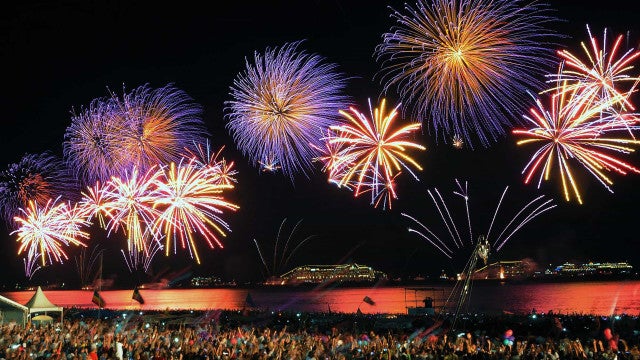 Réveillon salva o ano de comerciais de fogos de artifício