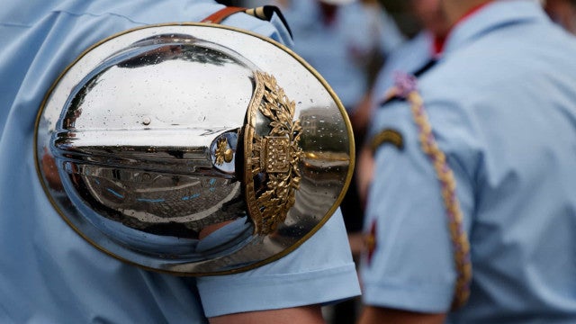 Corpo de bebê é encontrado em mochila após incêndio na França