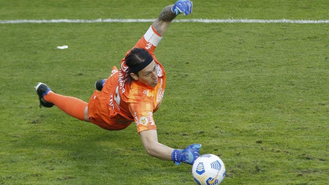 Cássio demonstra desgaste emocional e não garante permanência no Corinthians em 2024