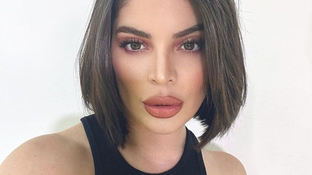 Árvore de Natal de Gkay tem 3 metros de altura e galhos importados