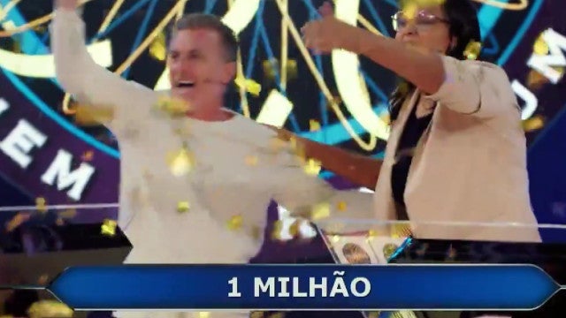 Luciano Huck entrega prêmio de R$ 1 mi do ‘Quem Quer Ser um Milionário’ pela primeira vez