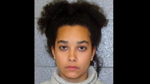 Mãe descobre relação de filho com professora graças a app de localização