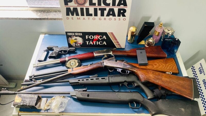 Força Tática apreende arsenal de armas e prende homem por furto e receptação