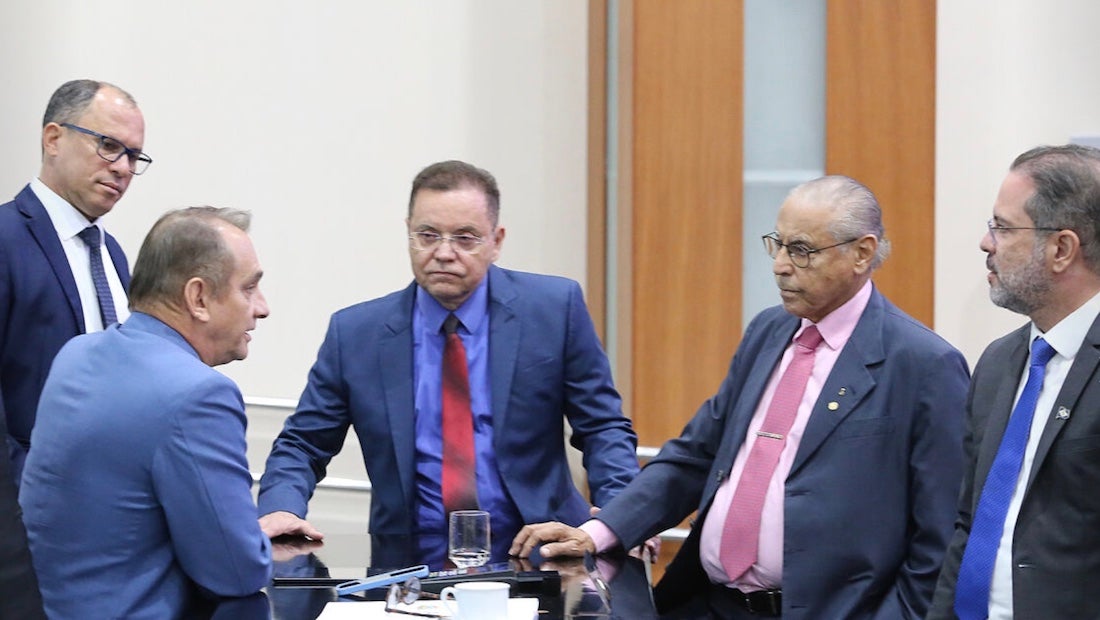 Deputados aprovam contas do governo Mauro Mendes