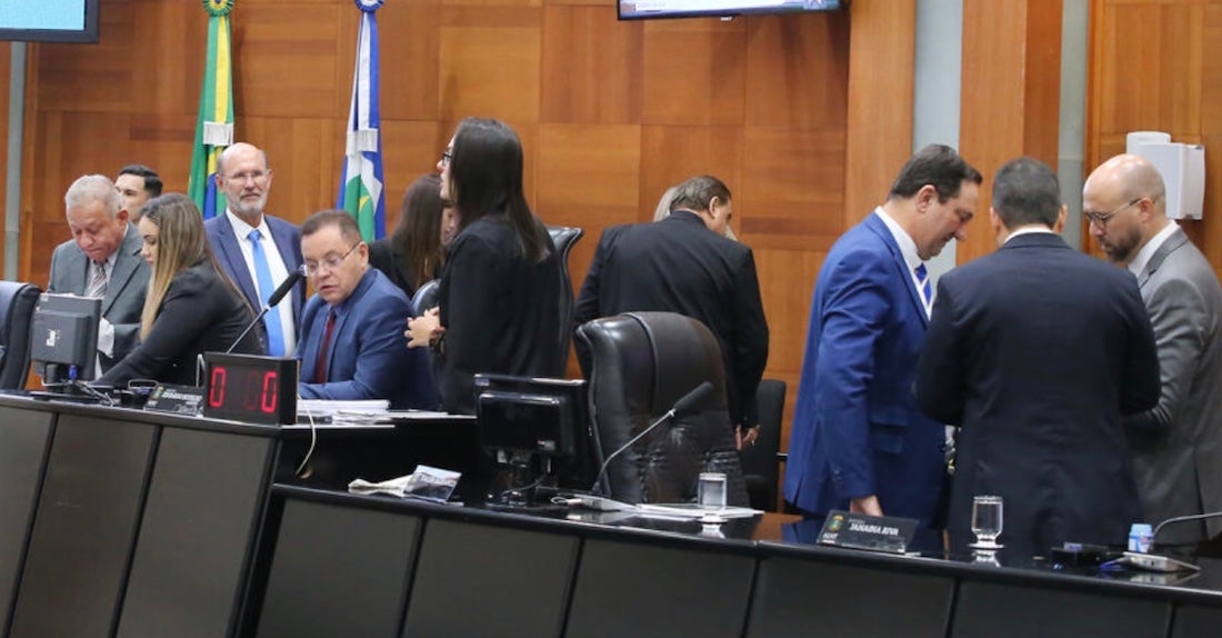 Aprovado reajuste geral anual de 4,6% nos salários dos servidores estaduais