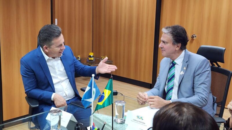 Governador se reúne com ministro para viabilizar curso de medicina em município de Mato Grosso