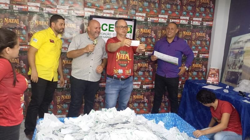 ACEG realizou o sorteio de 40 mil da Promoção Natal feliz