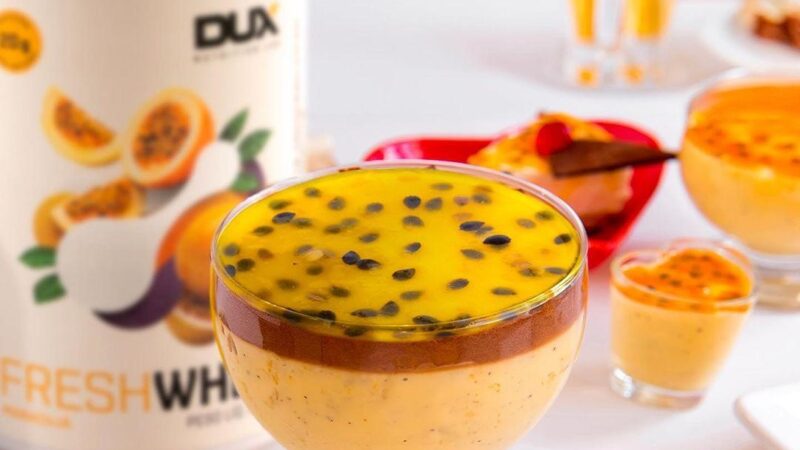 DUX Nutrition desenvolveu receita de Taça de Maracujá para refrescar o verão de forma saudável e saborosa