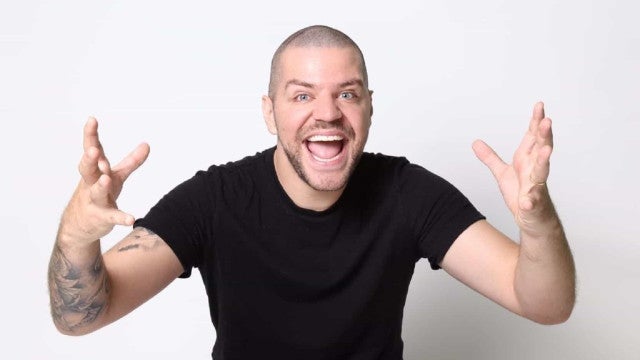 Victor Sarro, ex-parceiro de Fátima Bernardes e Regina Casé na Globo, fecha com SBT