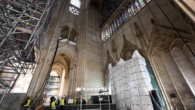 Reforma de Notre-Dame gera polêmica com possível troca de vitrais do século 19