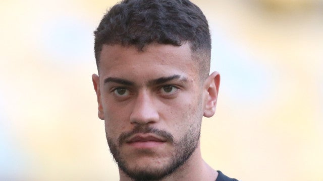 Internacional desembolsa R$ 3 milhões e acerta compra definitiva do volante Rômulo