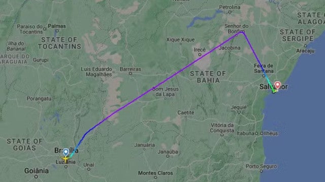 Avião da Latam faz pouso de emergência na Bahia após comandante desmaiar