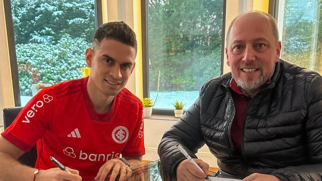 Internacional anuncia a contratação do centroavante colombiano Rafael Borré