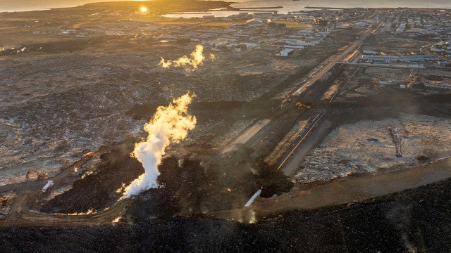 Islândia vive período de rescaldo após erupção em Grindavik; veja
