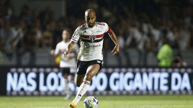 Lucas Moura dança após marcar gol do São Paulo e diz sonhar com seleção brasileira