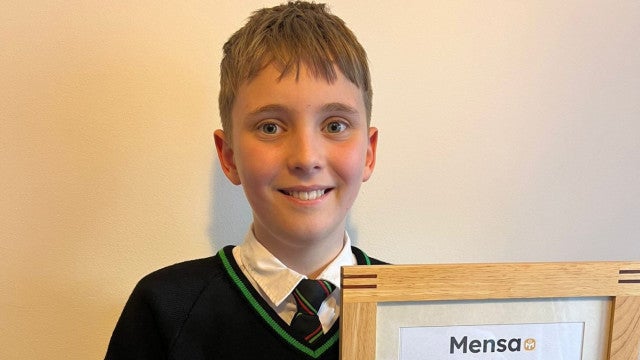 Menino que superou Einstein em teste de QI diz que foi "muito fácil"
