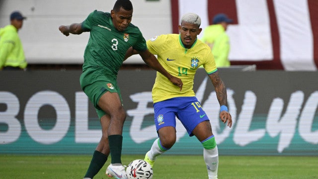 John Kennedy entra na linha para virar referência e estrear pela seleção