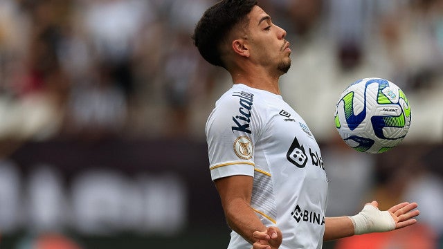Nonato aceita redução de salário e assina contrato em definitivo com o Santos