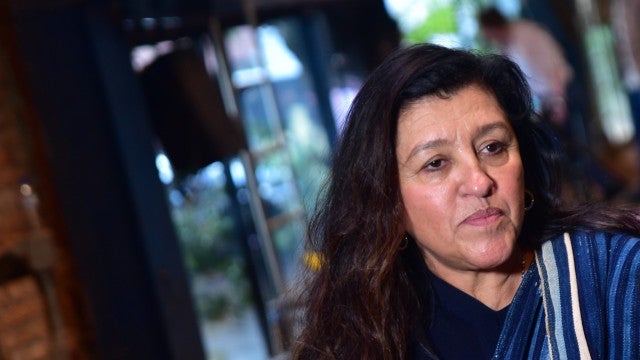 Regina Casé diz que teve lesão na córnea causada por cola de cílios postiços: ‘Muito assustador’