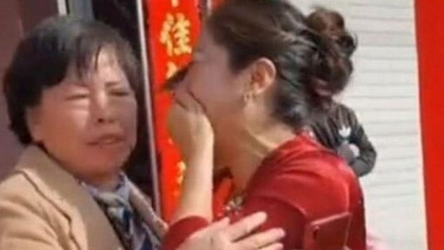 No dia do casamento, mulher descobre que futura nora é sua filha