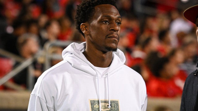 Astro da NBA, Rajon Rondo é preso por porte de armas e drogas