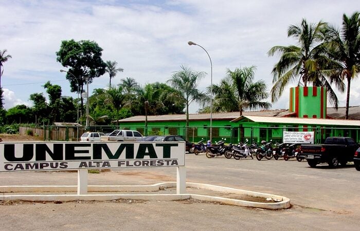 Unemat abre inscrições de seletivo com 23 vagas para professor no Nortão; salários até R$ 7 mil