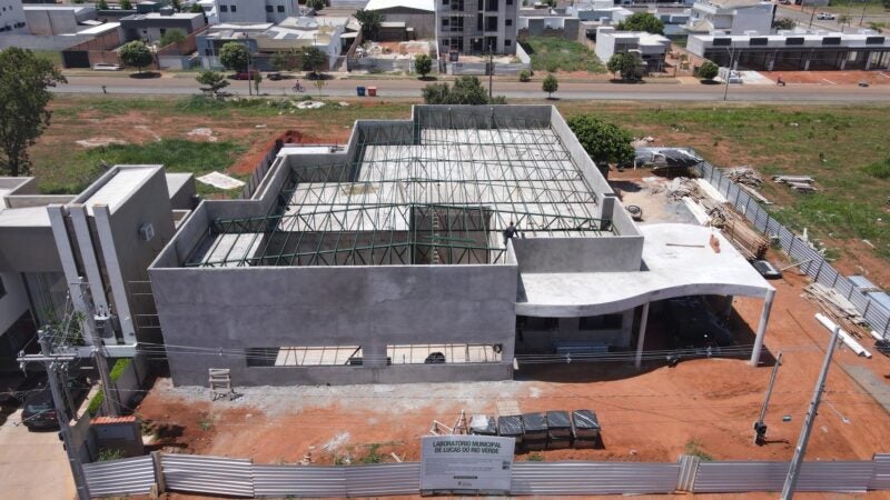 Obra do novo laboratório municipal entra na reta final em Lucas do Rio Verde