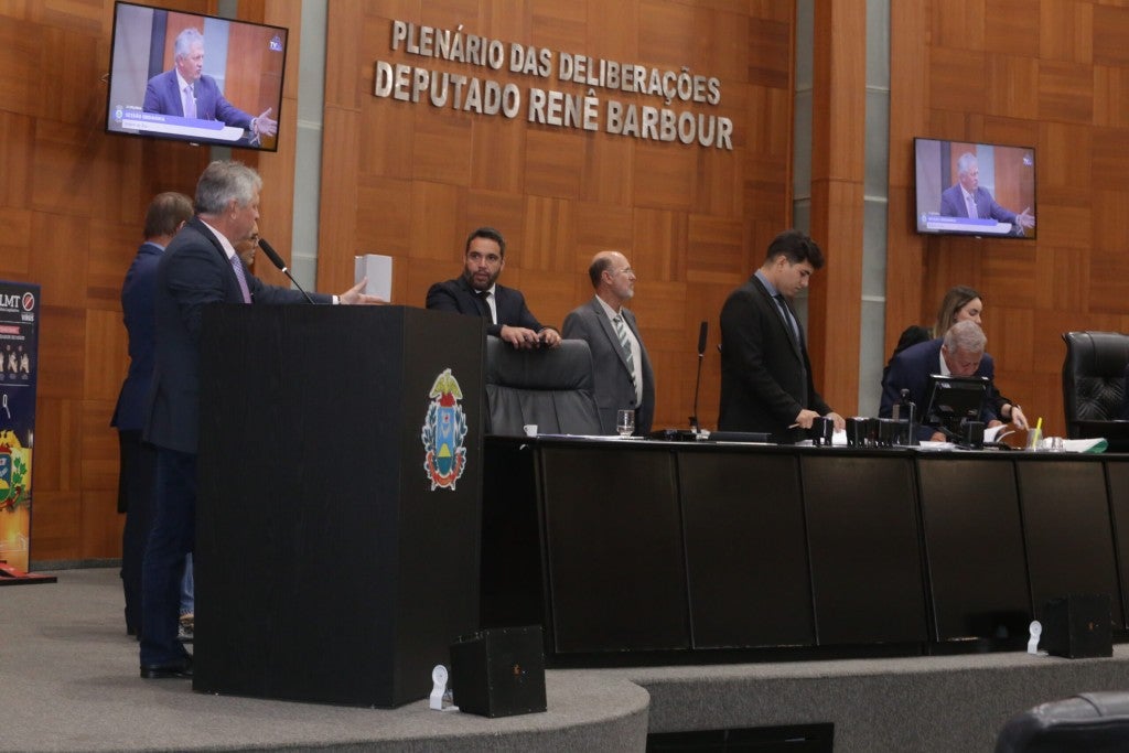 Pedido de vista durante parecer da CCJR adia votação da mensagem que altera política da pesca