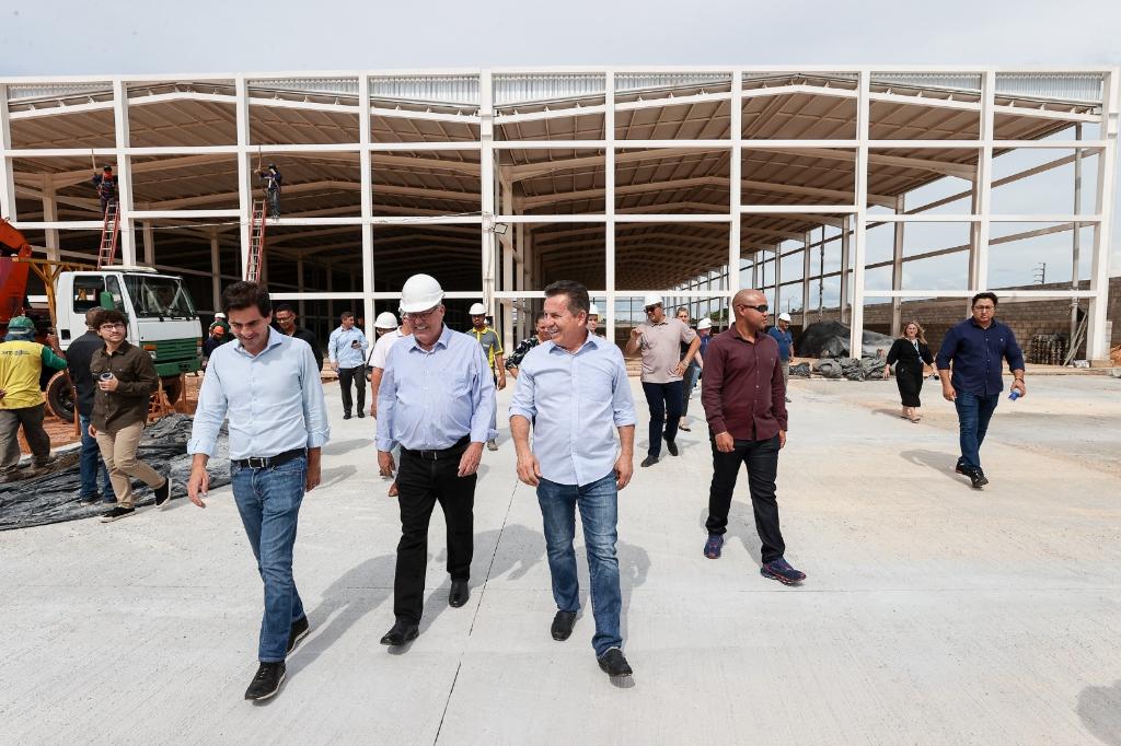Governador vistoria obras e afirma que Hospital Central “vai dar orgulho” à população; 92% concluído